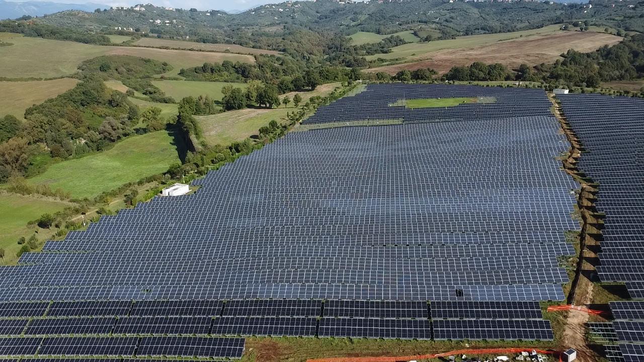 Strutture e moduli fotovoltaici installati